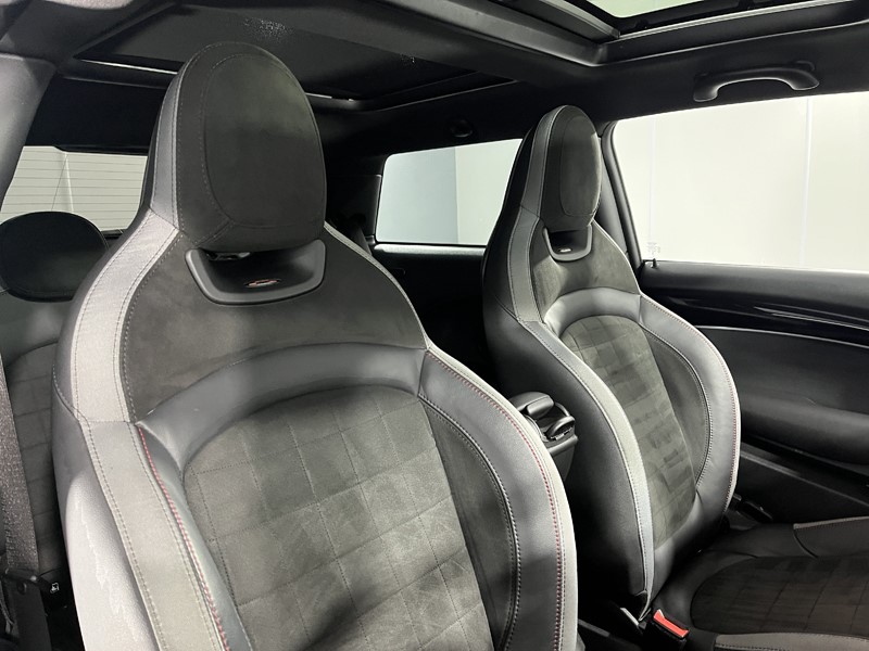 2023 (23) MINI HATCHBACK 2.0 John Cooper Works Premium Plus 3dr Auto 5213249