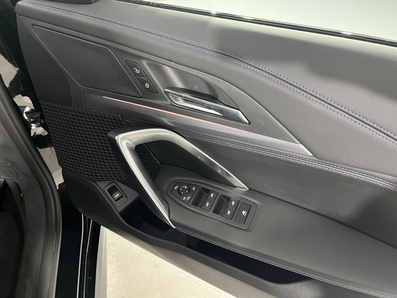 2025 (25) BMW iX1 150kW eDrive20 M Sport 65kWh 5dr Auto 5164521