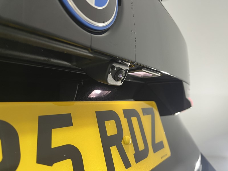 2025 (25) BMW iX1 150kW eDrive20 M Sport 65kWh 5dr Auto 5164543