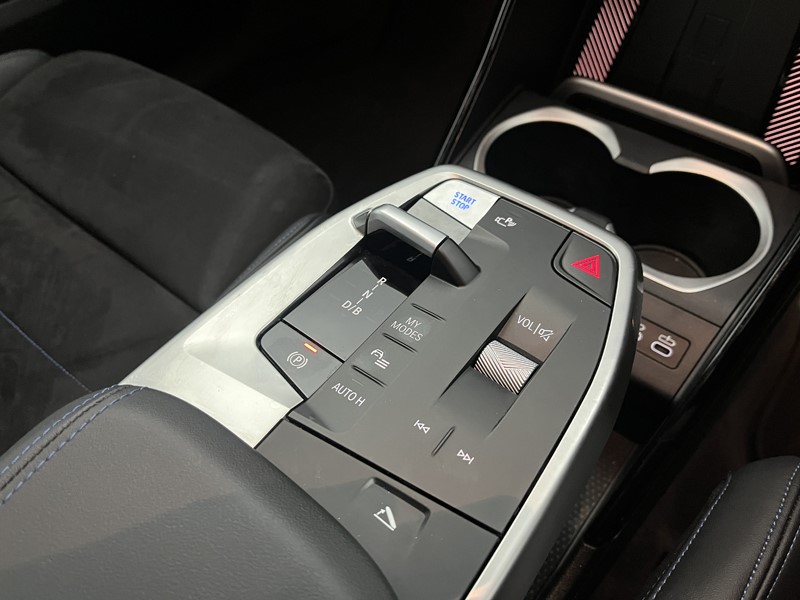 2025 (25) BMW iX1 150kW eDrive20 M Sport 65kWh 5dr Auto 5164512