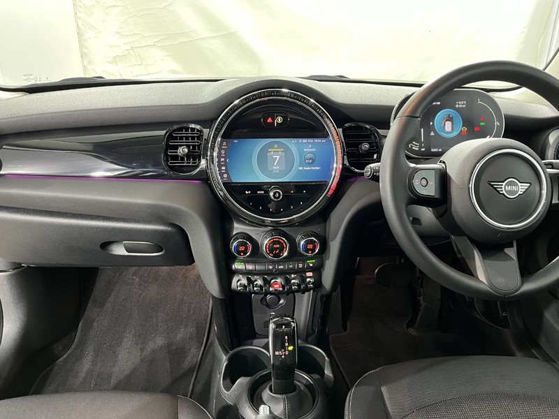 2023 (23) MINI HATCHBACK 1.5 Cooper Classic 3dr Auto 5263416