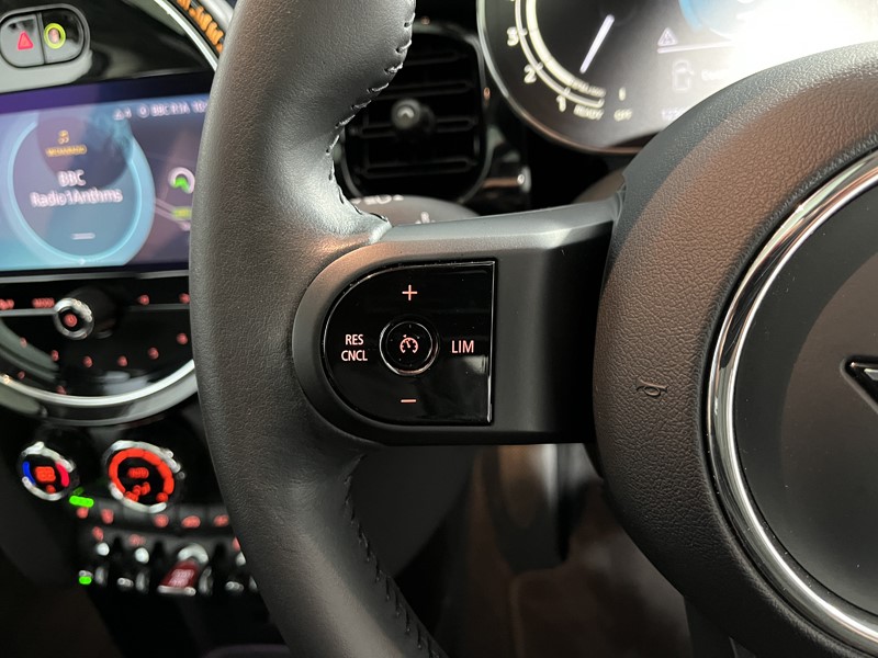 2023 (23) MINI HATCHBACK 1.5 Cooper Classic 3dr Auto 5263436