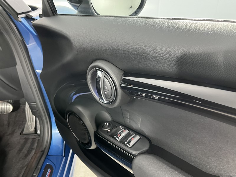 2023 (23) MINI CONVERTIBLE 1.5 Cooper Sport Premium 2dr Auto 5213481