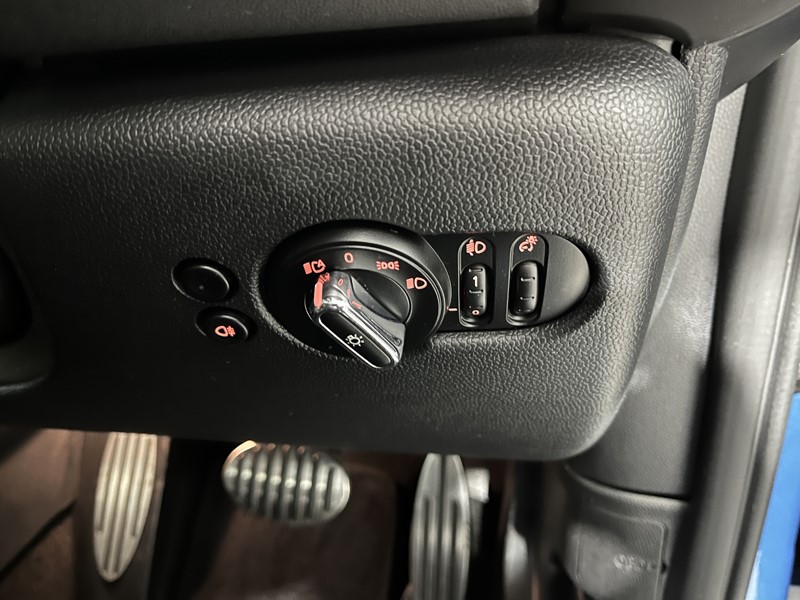 2023 (23) MINI CONVERTIBLE 1.5 Cooper Sport Premium 2dr Auto 5213482