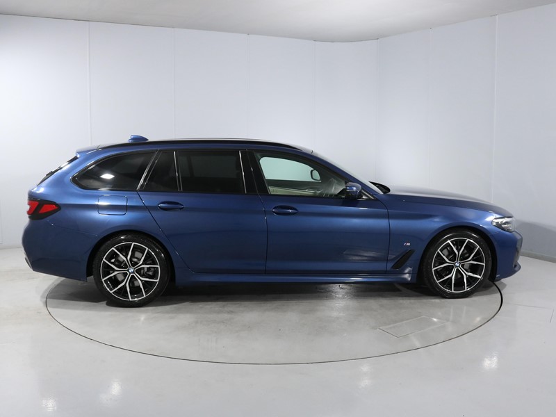 2022 (72) BMW 5 SERIES 520i MHT M Sport 5dr Step Auto 5206792
