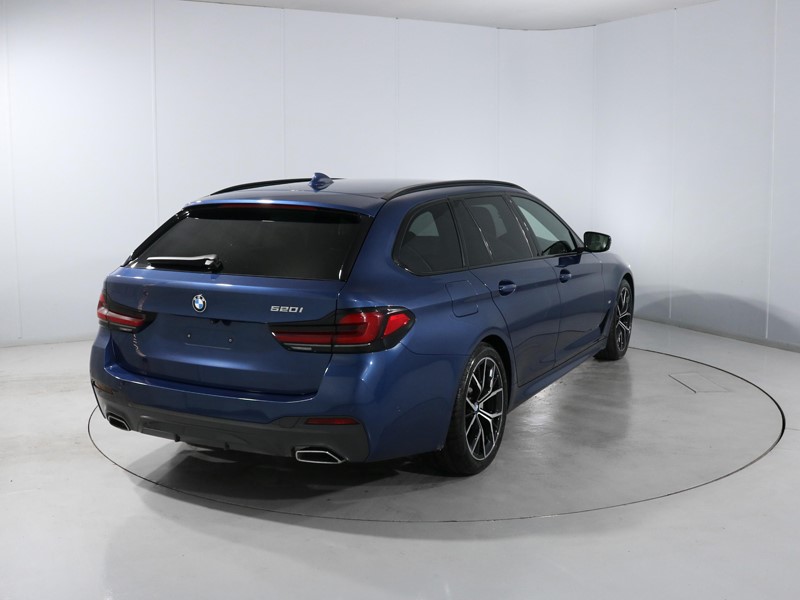 2022 (72) BMW 5 SERIES 520i MHT M Sport 5dr Step Auto 5206839