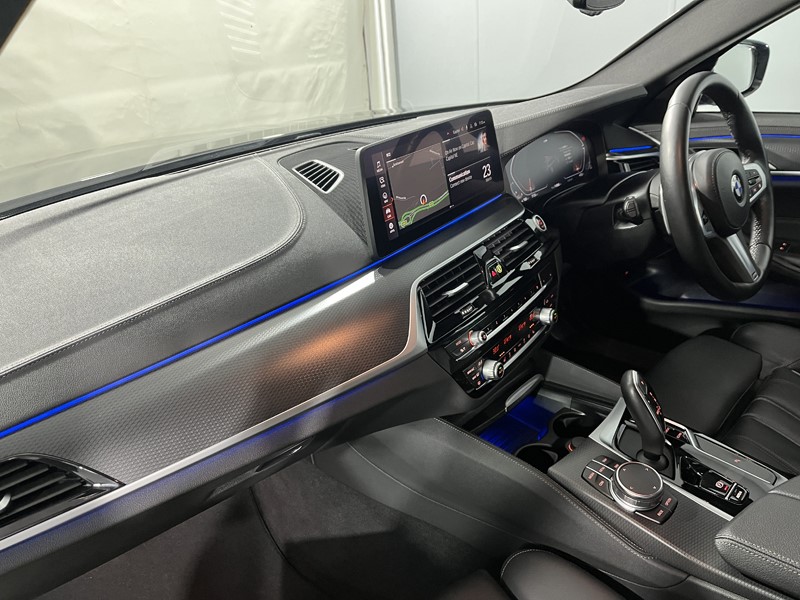 2024 (24) BMW 5 SERIES 520d MHT M Sport 5dr Step Auto 5213512