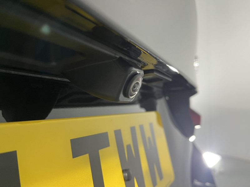 2024 (24) BMW 5 SERIES 520d MHT M Sport 5dr Step Auto 5213549