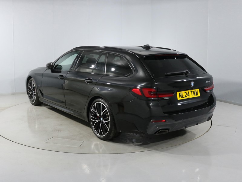 2024 (24) BMW 5 SERIES 520d MHT M Sport 5dr Step Auto 5213507