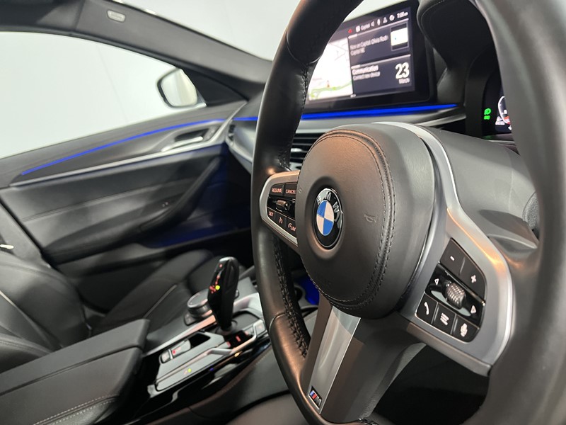 2024 (24) BMW 5 SERIES 520d MHT M Sport 5dr Step Auto 5213527