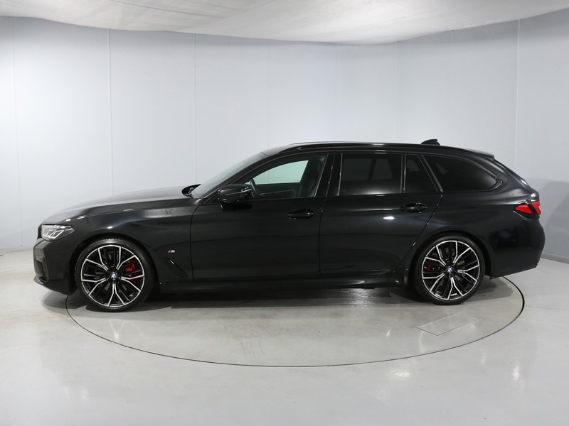 2024 (24) BMW 5 SERIES 520d MHT M Sport 5dr Step Auto 5213554