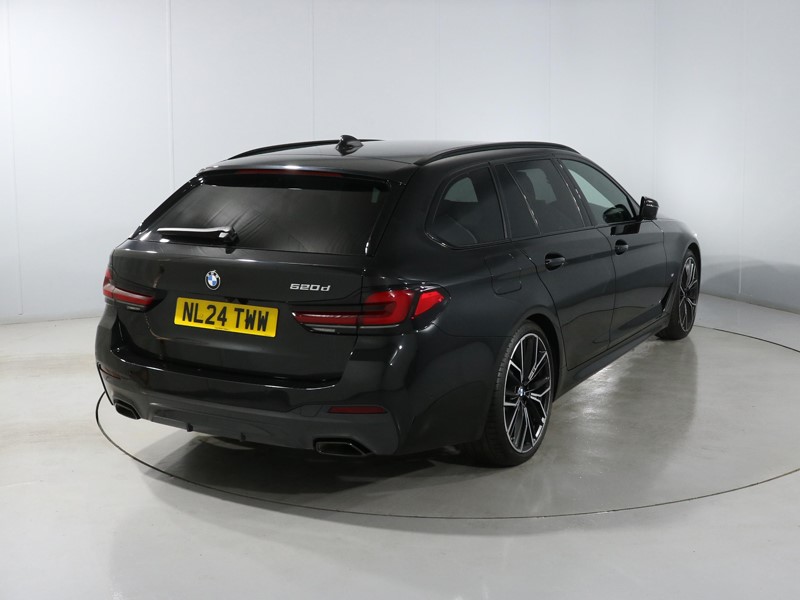 2024 (24) BMW 5 SERIES 520d MHT M Sport 5dr Step Auto 5213553