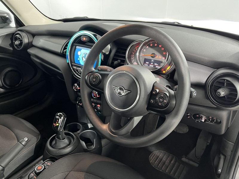 2019 (69) MINI HATCHBACK 1.5 Cooper Classic II 3dr Auto 5371013