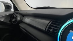 2019 (69) MINI HATCHBACK 1.5 Cooper Classic II 3dr Auto 5371031