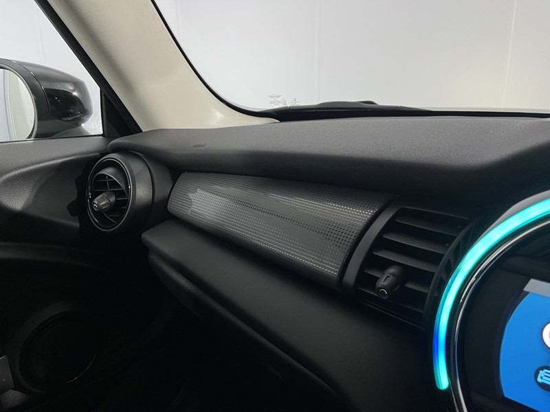 2019 (69) MINI HATCHBACK 1.5 Cooper Classic II 3dr Auto 5217188