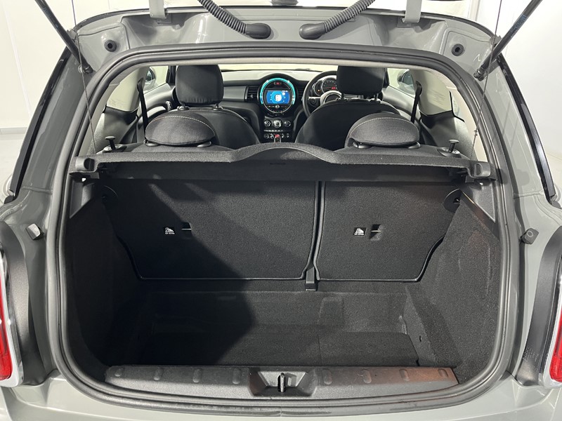 2019 (69) MINI HATCHBACK 1.5 Cooper Classic II 3dr Auto 5371020