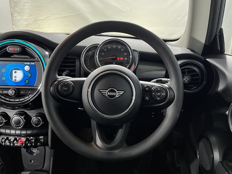 2019 (69) MINI HATCHBACK 1.5 Cooper Classic II 3dr Auto 5371012