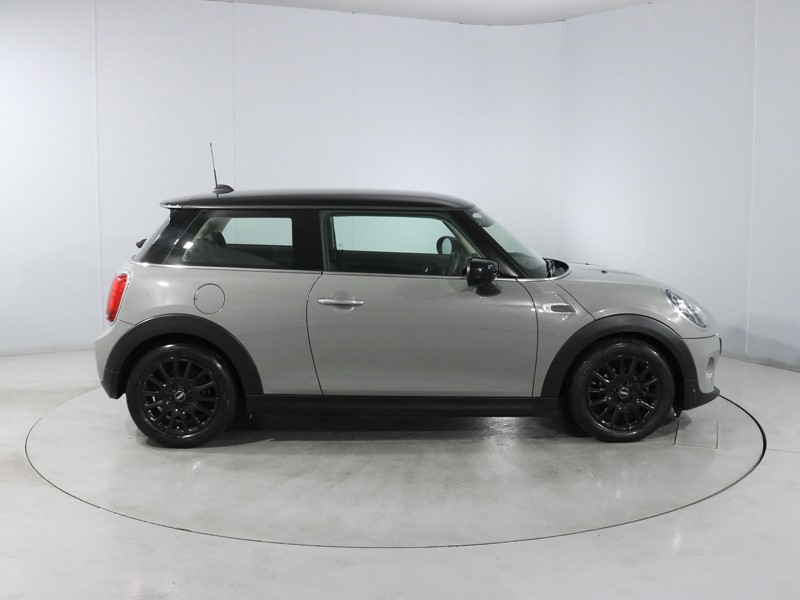 2019 (69) MINI HATCHBACK 1.5 Cooper Classic II 3dr Auto 5371010