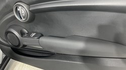 2019 (69) MINI HATCHBACK 1.5 Cooper Classic II 3dr Auto 5371025