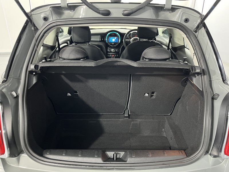 2019 (69) MINI HATCHBACK 1.5 Cooper Classic II 3dr Auto 5217177