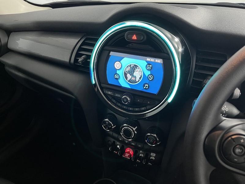 2019 (69) MINI HATCHBACK 1.5 Cooper Classic II 3dr Auto 5371015
