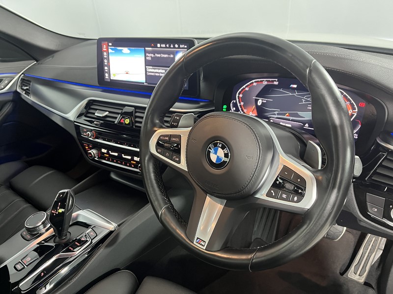 2022 (72) BMW 5 SERIES 520d MHT M Sport 4dr Step Auto 5222724