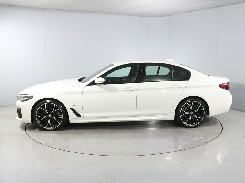 2022 (72) BMW 5 SERIES 520d MHT M Sport 4dr Step Auto 5222765