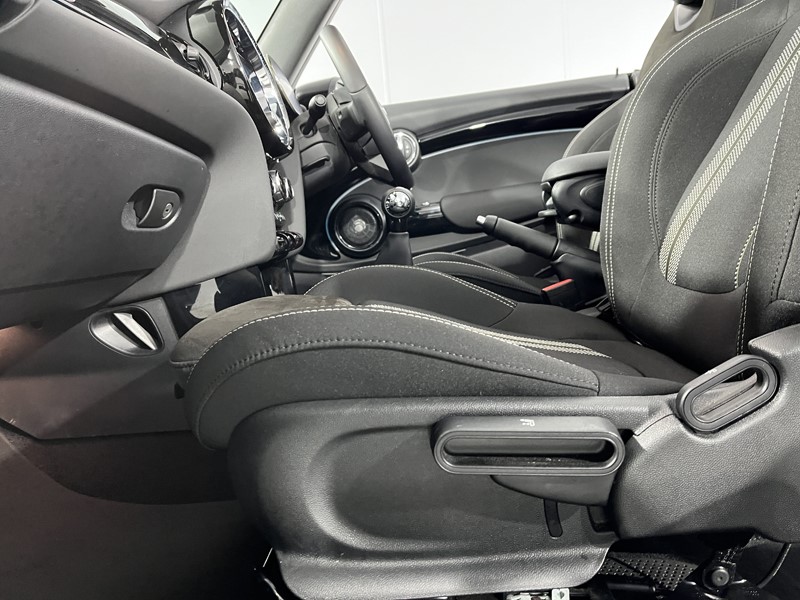 2022 (22) MINI CONVERTIBLE 1.5 Cooper Sport 2dr 5222800