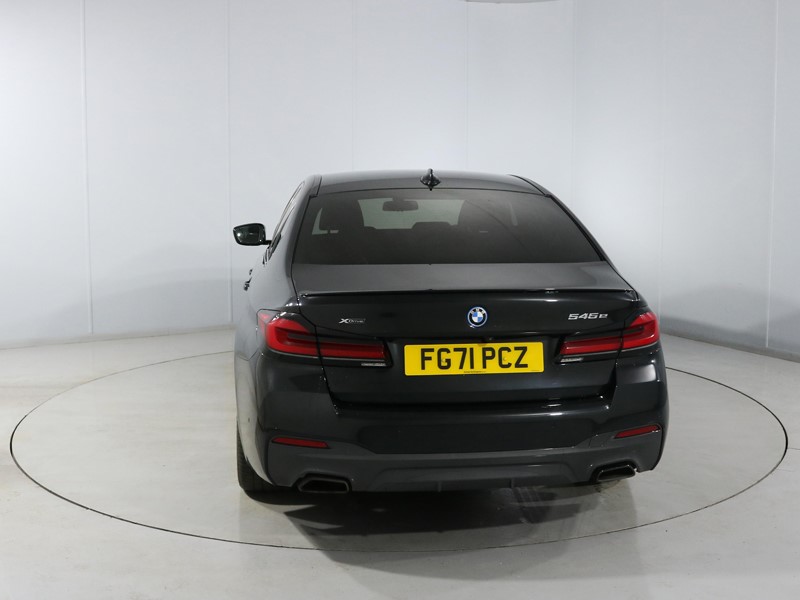 2021 (71) BMW 5 SERIES 545e xDrive M Sport 4dr Auto 5216425