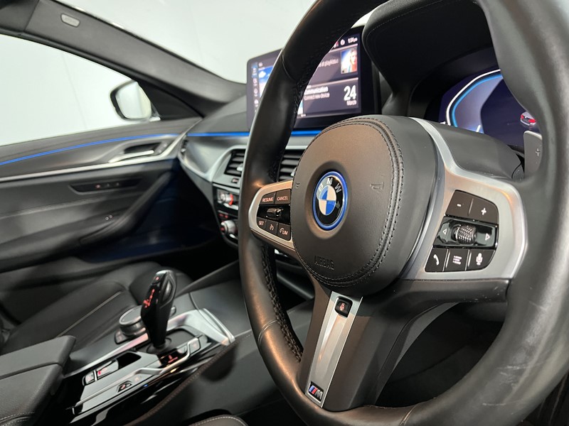 2021 (71) BMW 5 SERIES 545e xDrive M Sport 4dr Auto 5216432
