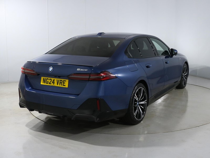 2024 (24) BMW 5 SERIES 530e M Sport Pro 4dr Auto 5233023