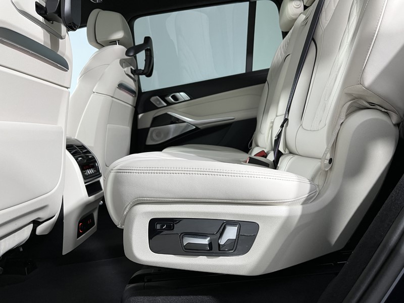 2024 (24) BMW X7 xDrive40d MHT M Sport 5dr Step Auto 5263159