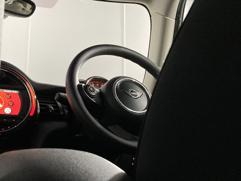 2019 (69) MINI HATCHBACK 1.5 Cooper Classic II 3dr 5245683