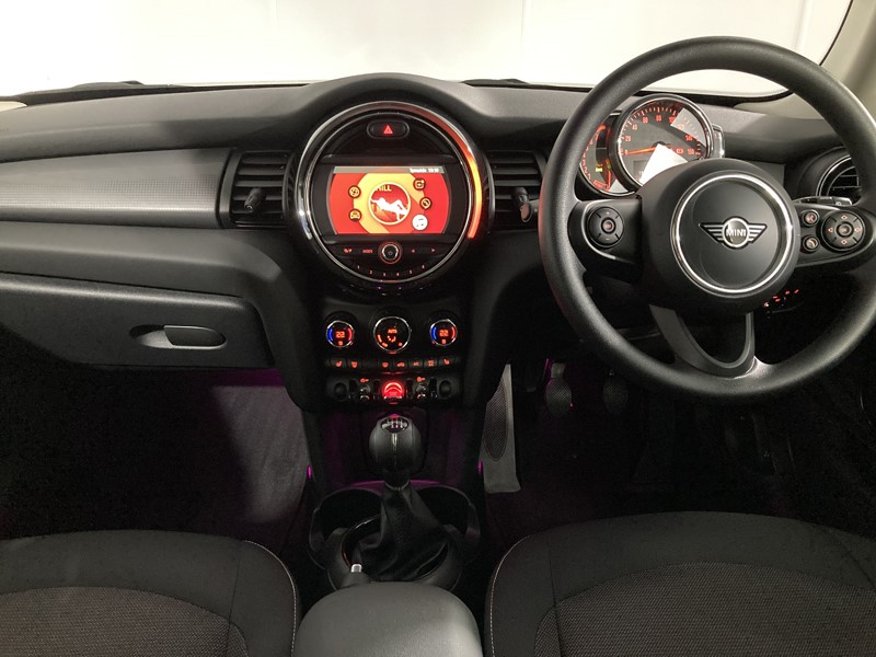 2019 (69) MINI HATCHBACK 1.5 Cooper Classic II 3dr 5245647
