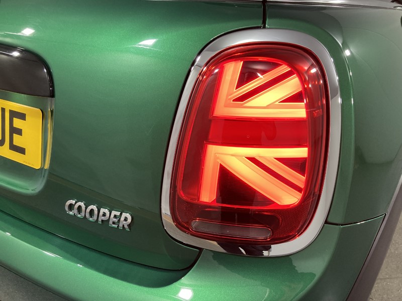 2019 (69) MINI HATCHBACK 1.5 Cooper Classic II 3dr 5245688