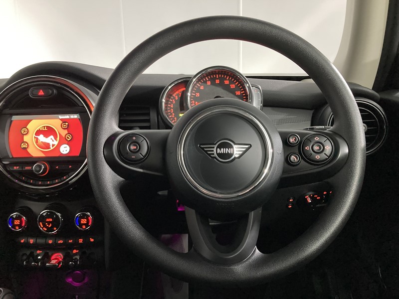 2019 (69) MINI HATCHBACK 1.5 Cooper Classic II 3dr 5245648