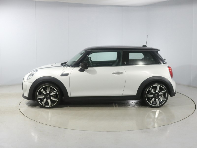 2022 (22) MINI HATCHBACK 1.5 Cooper Exclusive 3dr Auto 5233242