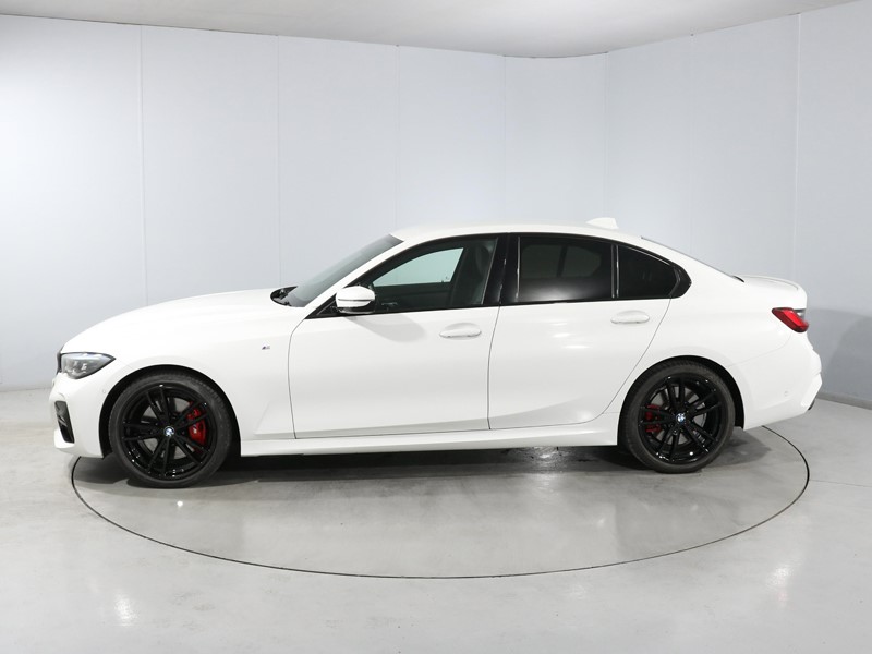 2022 (22) BMW 3 SERIES 320i xDrive M Sport 4dr Step Auto 5281273