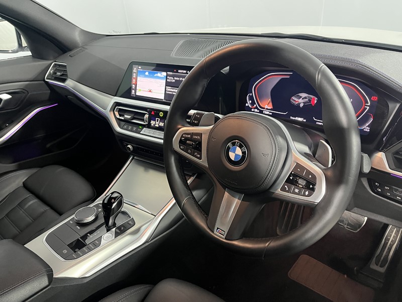 2022 (22) BMW 3 SERIES 320i xDrive M Sport 4dr Step Auto 5281231