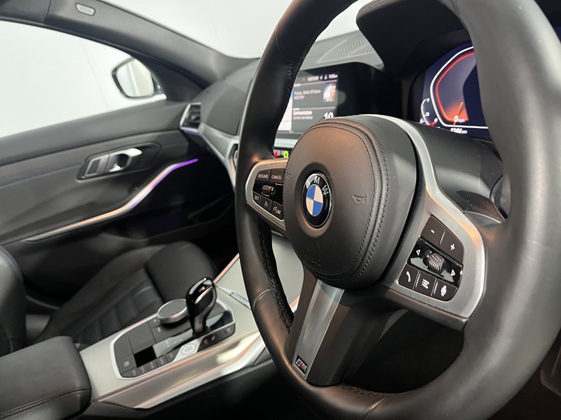 2022 (22) BMW 3 SERIES 320i xDrive M Sport 4dr Step Auto 5281247