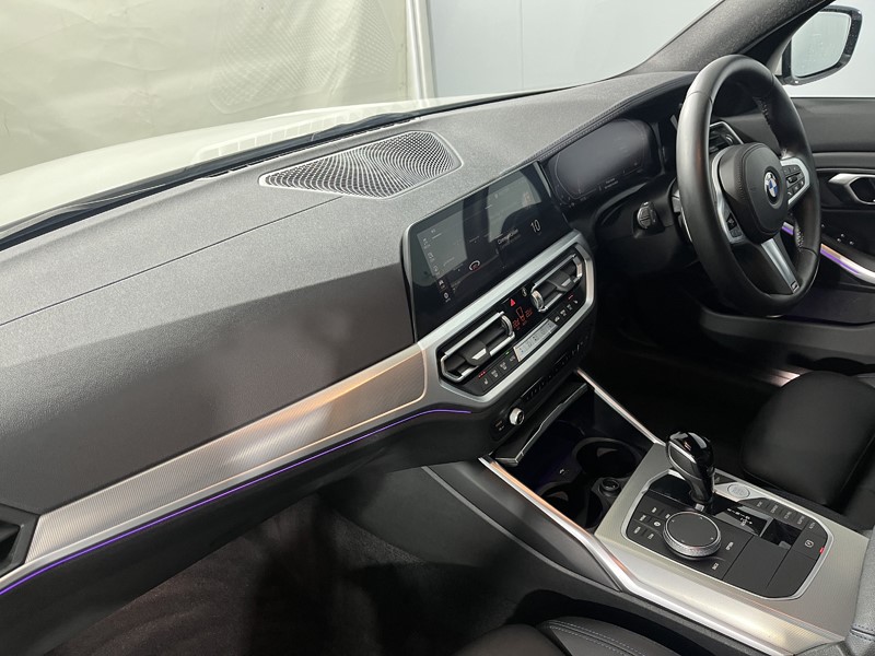 2022 (22) BMW 3 SERIES 320i xDrive M Sport 4dr Step Auto 5281232
