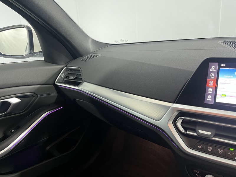 2022 (22) BMW 3 SERIES 320i xDrive M Sport 4dr Step Auto 5281251