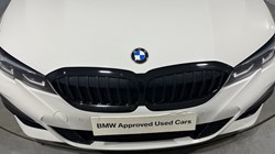 2022 (22) BMW 3 SERIES 320i xDrive M Sport 4dr Step Auto 5281266