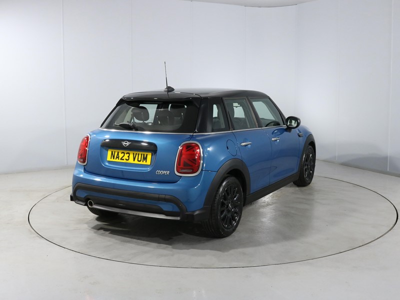 2023 (23) MINI HATCHBACK 1.5 Cooper Classic Premium 5dr 5281375