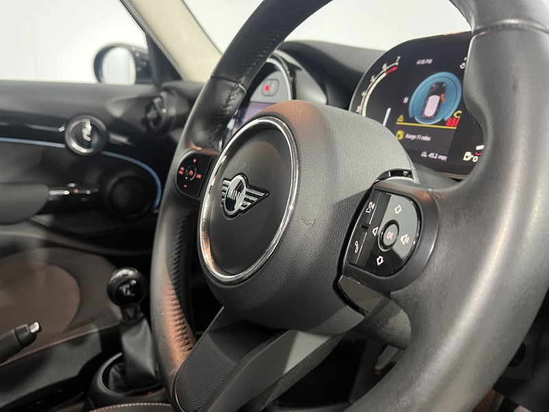 2023 (23) MINI HATCHBACK 1.5 Cooper Classic Premium 5dr 5281357