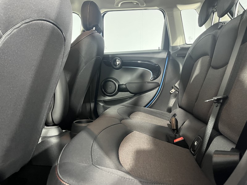 2023 (23) MINI HATCHBACK 1.5 Cooper Classic Premium 5dr 5281368