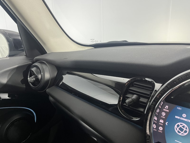 2023 (23) MINI HATCHBACK 1.5 Cooper Classic Premium 5dr 5281361