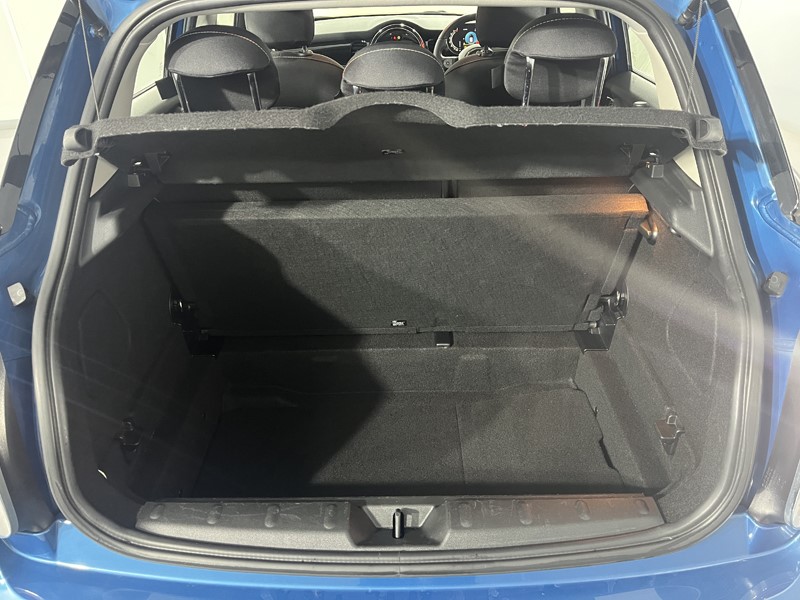 2023 (23) MINI HATCHBACK 1.5 Cooper Classic Premium 5dr 5281351