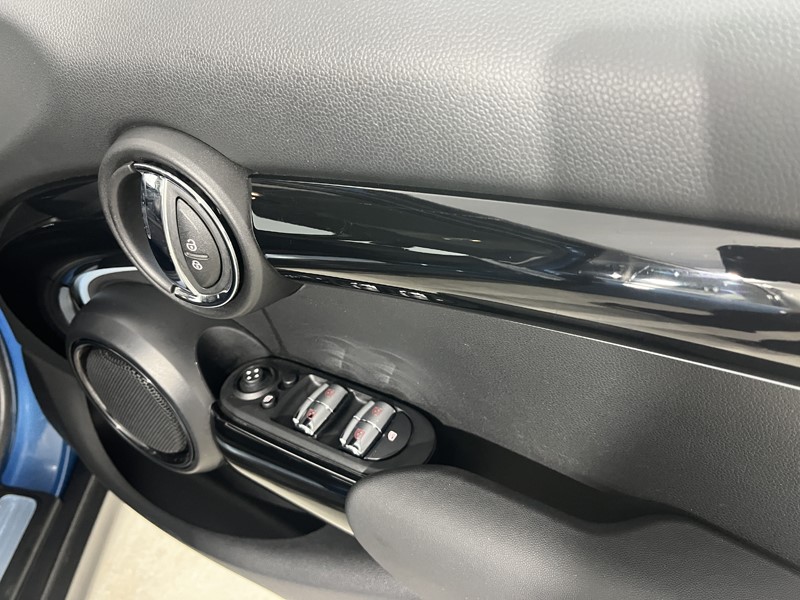 2023 (23) MINI HATCHBACK 1.5 Cooper Classic Premium 5dr 5281355