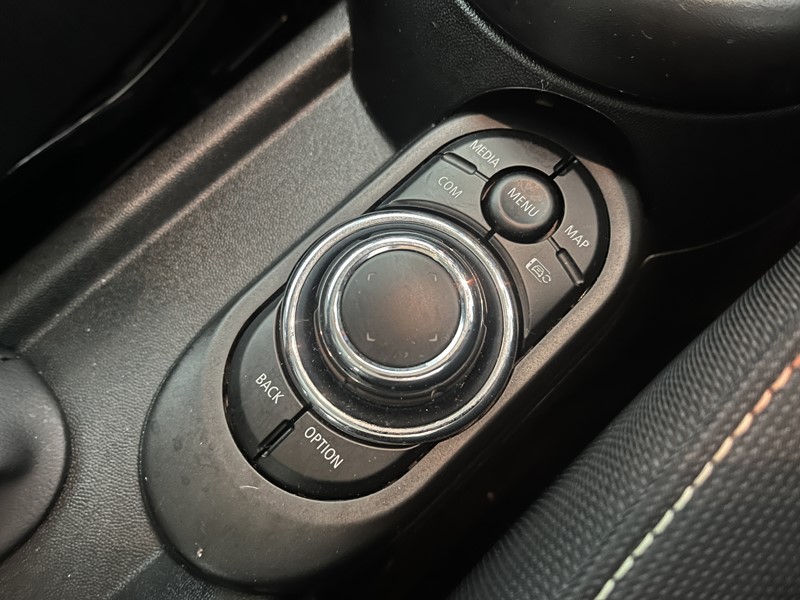 2023 (23) MINI HATCHBACK 1.5 Cooper Classic Premium 5dr 5281365